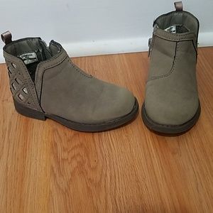 Boots size 7